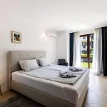 Oasis Club - 